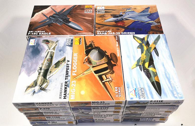 Model Kit Revell - 25 Piezas de Aviones Militares de