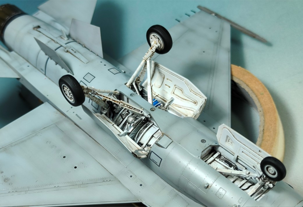 K48107 Kinetic - Kit de Modelo - Model Kit Academy reseña y precio