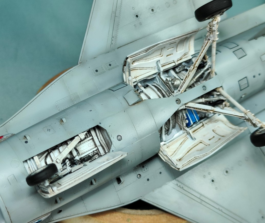 K48107 Kinetic - Kit de Modelo - Model Kit Academy reseña y precio